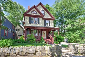 House (6 Bedrooms) | Front of property