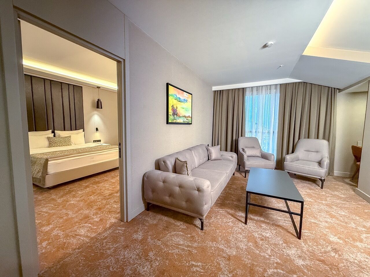 Penthouse Suite Room | Μίνι μπαρ, χρηματοκιβώτιο στο δωμάτιο, γραφείο 