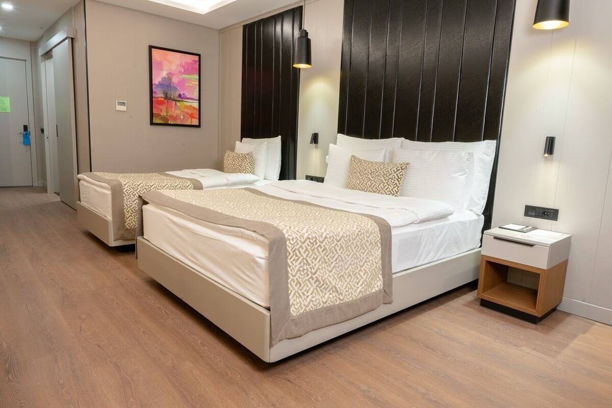 Handicapped Room | 迷你吧、房內夾萬、書桌、手提電腦工作空間