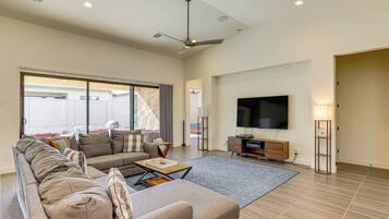 House (4 Bedrooms) | Interior