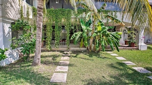 Interior - Updated Oceanside Townhome w/ Pool: Walk to Beach! (Cancun)