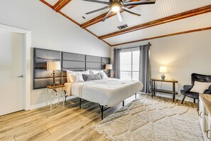 Interior - Access to Atlanta Beltline: Spacious Townhome (Atlanta)