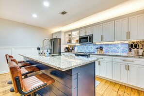 Interior - Access to Atlanta Beltline: Spacious Townhome (Atlanta)