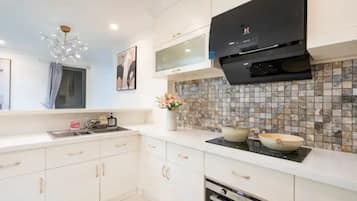 Deluxe Apartment, 2 Bedrooms, Balcony, City View | Private kitchen | Fridge, stovetop