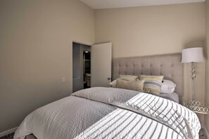 Apartment (3 Bedrooms) | Interior - Condo W/mountain Views-3mi to DT Palm Springs (Palm Springs)