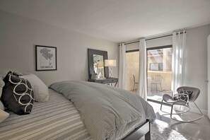 Apartment (3 Bedrooms) | Interior - Condo W/mountain Views-3mi to DT Palm Springs (Palm Springs)