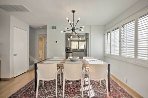 Apartment (3 Bedrooms) | Interior - Condo W/mountain Views-3mi to DT Palm Springs (Palm Springs)