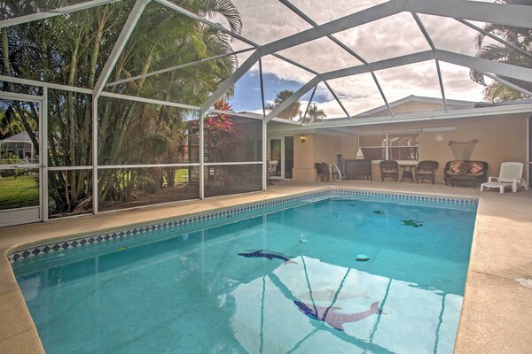 Tropical Cape Coral Home W/ Private Dock On Canal! - Fort Myers, FL