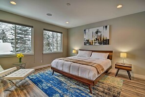 Interior - Modern Anchorage Townhome - By Delaney Park Strip! (Anchorage)
