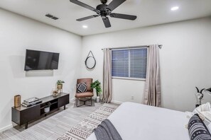 Interior - Lake Havasu City Home w/ Fire Pit ~ 2 Mi to Lake! (Lake Havasu City)