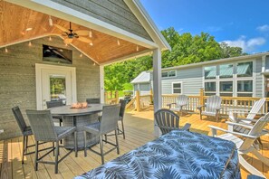 Interior - Lakeside Tiny Home Retreat w/ Pool & Hot Tub (Morganton)