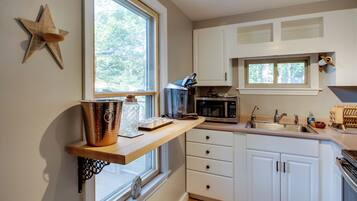 House (1 Bedroom) | Interior