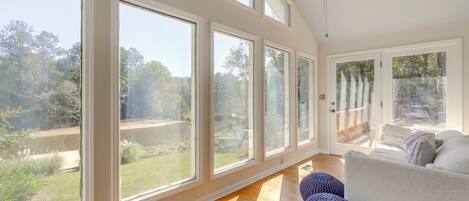 Vista frontal de la propiedad