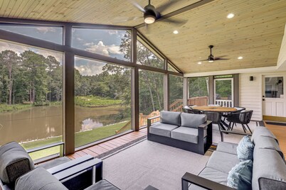 Private Dock: Lake Oconee Waterfront Escape!