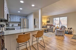 Interior - Modern Condo w/ Mtn Views: Near Dillon Reservoir! (Dillon)