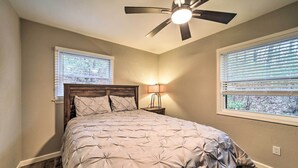 Interior - Brevard Outdoor Retreat at Connestee Falls (Brevard)