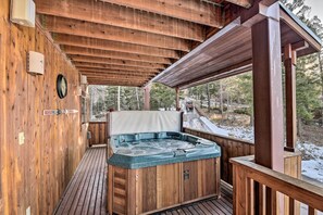 Interior - Falcon Rest: A Deluxe Angel Fire Mountain Retreat! (Angel Fire)