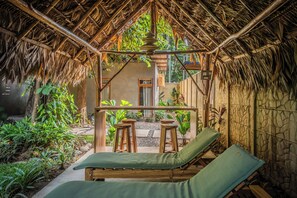 Porch - La Bonita Lodge (Cahuita)