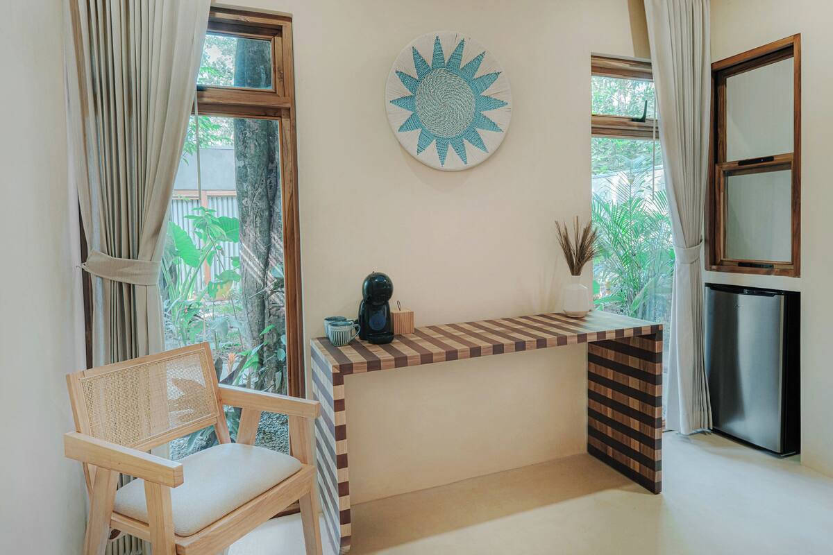 Superior-Bungalow, Gartenblick | Hochwertige Bettwaren, Betten mit Memory-Foam-Matratzen, Schreibtisch