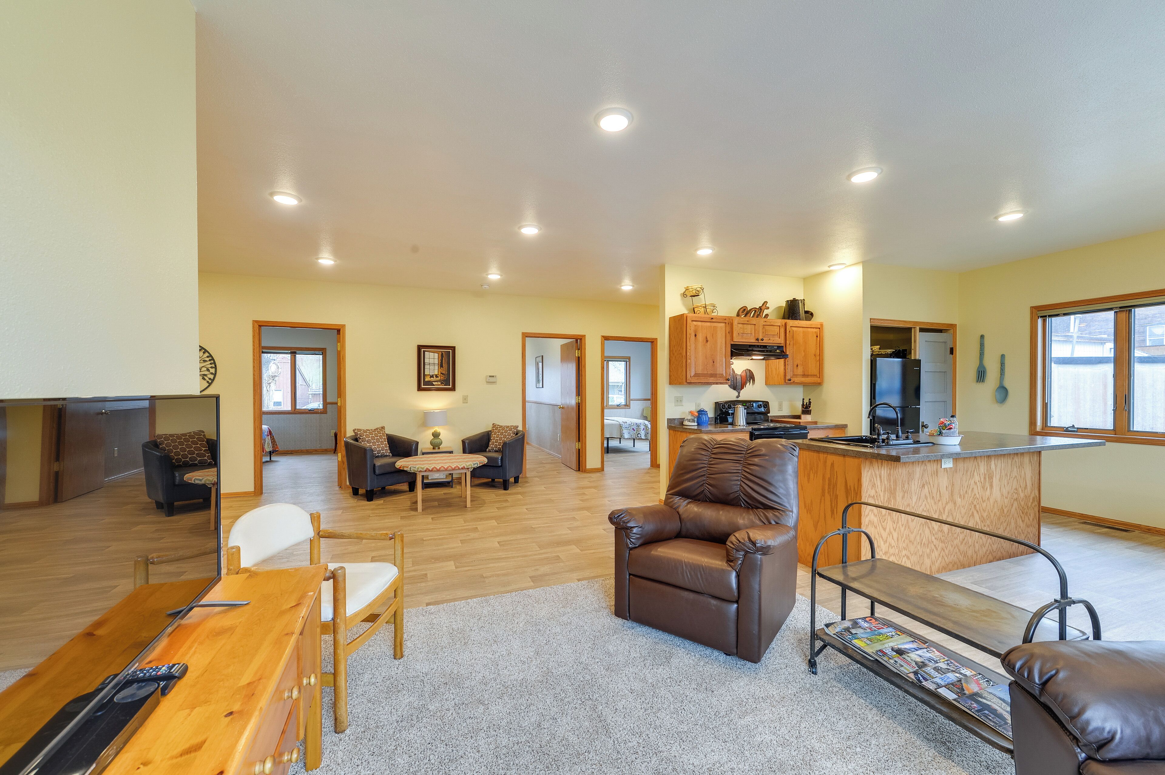 House (4 Bedrooms) | Interior