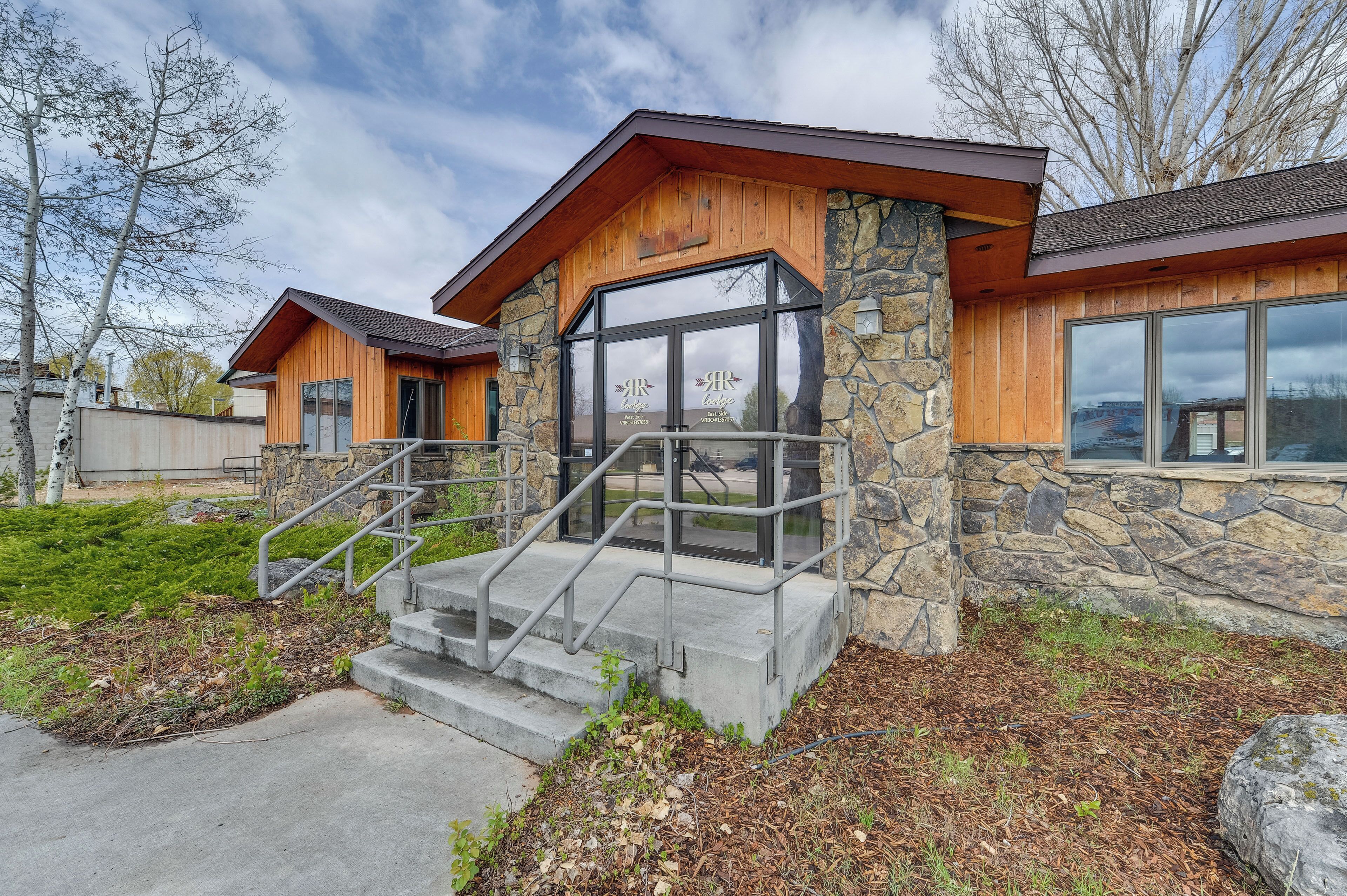 House (4 Bedrooms) | Front of property