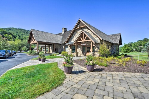 Chalet w/ Mtn Views & Golf Course Access!