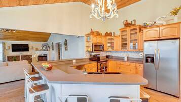 House (3 Bedrooms) | Interior