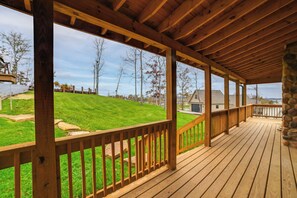 House (6 Bedrooms) | Interior