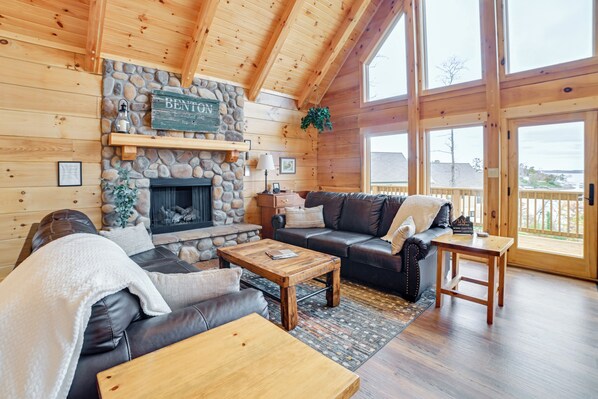 Interior - Large Deck & Shared Dock: Cabin on Kentucky Lake! (Gilbertsville)