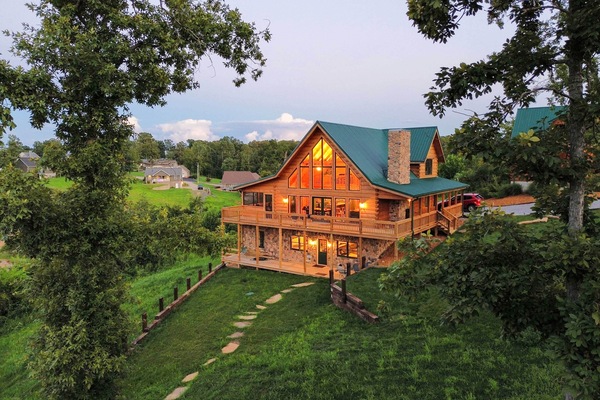 House (6 Bedrooms) | Front of property