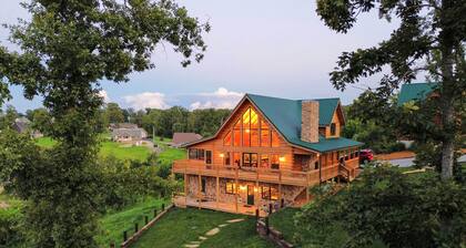Large Deck & Shared Dock: Cabin on Kentucky Lake!