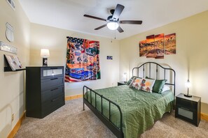 House (6 Bedrooms) | Interior