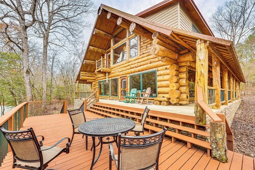 Fish, Boat & Hike: Pet-friendly Cabin in Arkansas
