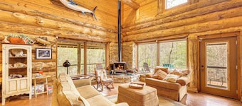 Fish, Boat & Hike: Pet-friendly Cabin in Arkansas