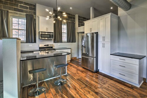 Sleek Wytheville Apartment Near Food + Drink!