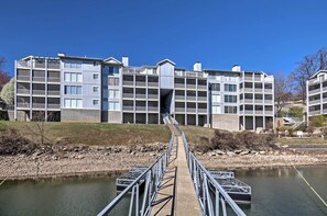 Interior - Luxe Lakeside Regatta Bay Getaway w/ Pool Access! (Lake Ozark)