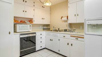 House (2 Bedrooms) | Bahagian dalam