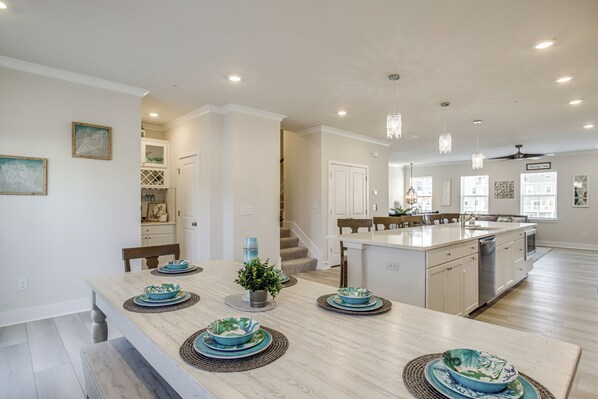 Apartment (3 Bedrooms) | Interior - 4 Mi to Ocean City Beach: Large Family Townhome (Berlin)