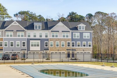 4 Mi to Ocean City Beach: Large Family Townhome