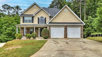 House (4 Bedrooms) | Front of property