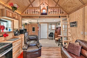 Interior - Tennessee Tiny Home ~ 24 Mi to Nashville (Greenbrier)