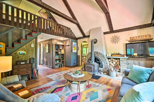 Vibrant Putney Cabin w/ Fire Pit: Hike & Ski!