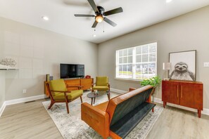 Apartment (2 Bedrooms) | Front of property - Near Shopping & Dining: Pet-friendly Dallas Apt! (Dallas)