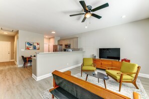 Apartment (2 Bedrooms) | Interior - Near Shopping & Dining: Pet-friendly Dallas Apt! (Dallas)