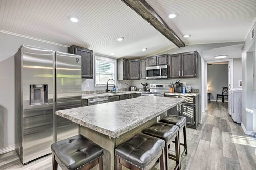 Updated Home Near Manatee Springs State Park!