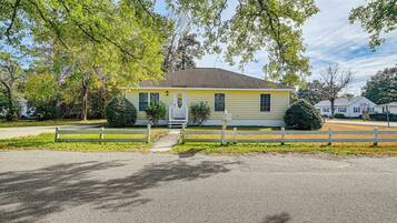 House (3 Bedrooms) | Front of property