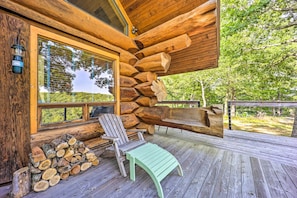 Interior - Rustic Hideaway: Fire Pits, Grills, 87 Acres! (Seligman)