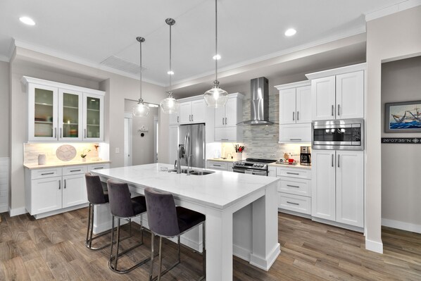 House, 3 Bedrooms | Private kitchen | Fridge, oven, coffee/tea maker, toaster - Sea Breeze Cottage - Private Home At The Shores 3 Bedroom Home (South Padre Island)