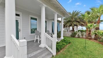 House, 3 Bedrooms | Terrace/patio