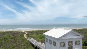 House, 3 Bedrooms | Beach